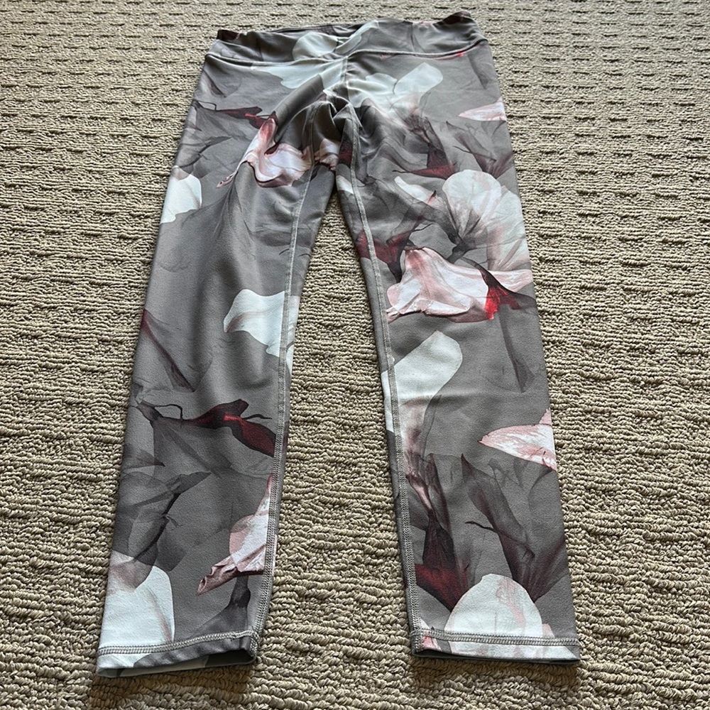 Fabletics grey leggings